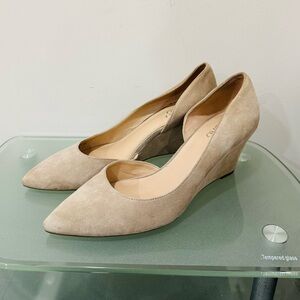 Franco Sarto Women's Felice Cream‎ Suede  Pointed Toe Wedge Size 10M